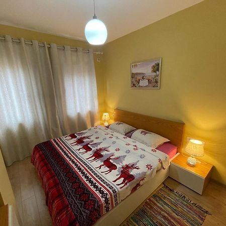 Ergi'S Host Apartment Tirana Extérieur photo